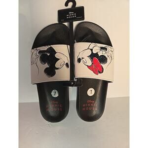 Disney Mickey Mouse and Minnie Sharing a Kiss Women's Flip Flop Slides Size 7